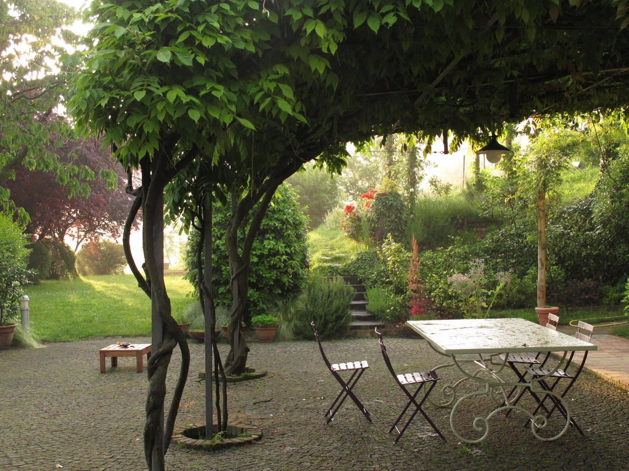 Sotto La Luna Bruna B&B Cocconato Ngoại thất bức ảnh